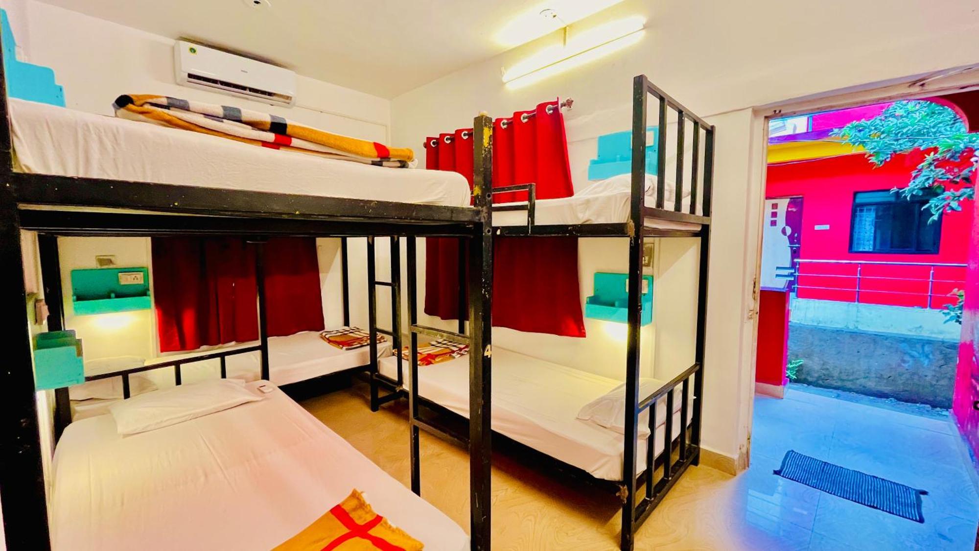 Mitra Hostel 阿姆波尔 客房 照片